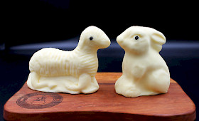 Handgemachte Butterschafe und -hasen