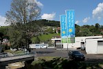 Nachdem der Strassenbelag neu gemacht wurde (vor einigen Jahren)